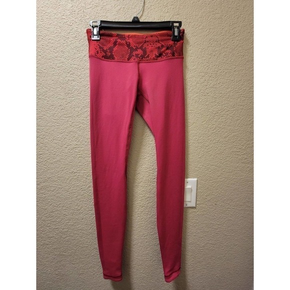 Lululemon Size 4 Wunder Under Crop III- Cranberry/ Alarming- Snake Skin Rare - Picture 1 of 5
